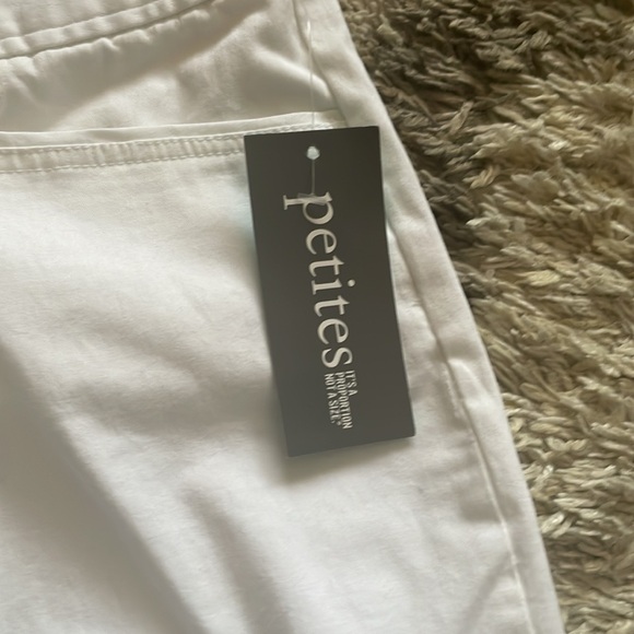 White relaxed fit capri pant - Picture 2 of 4